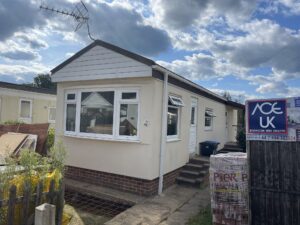 57 WARREN FARM WOKING